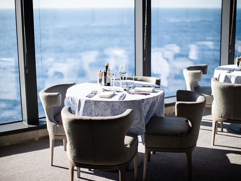 Unexplorer Antarctica between Two Continents